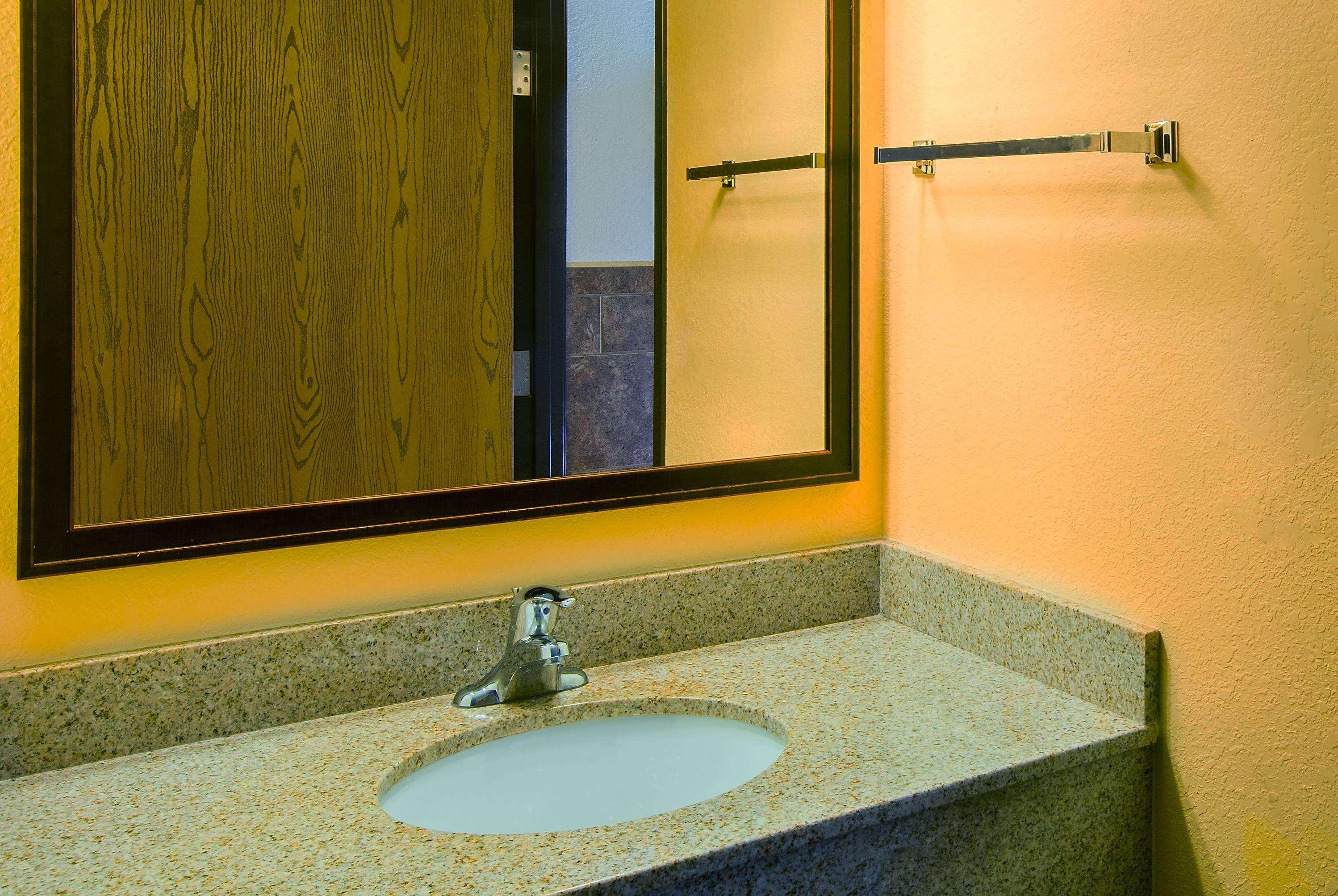 Americinn By Wyndham Chamberlain Conference Center Ngoại thất bức ảnh